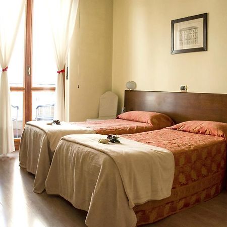 Domus Hotel Alessandria Exterior photo