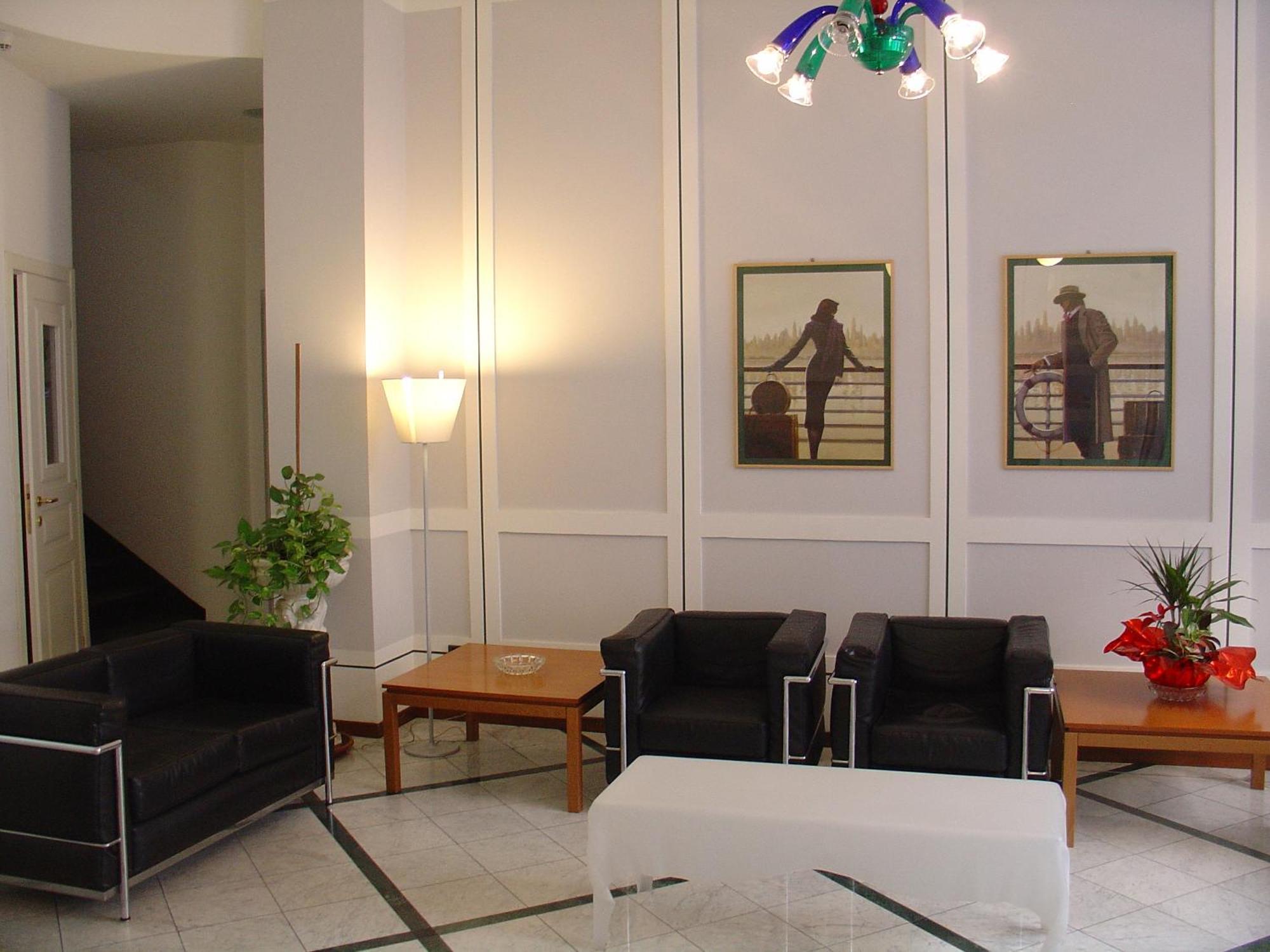 Domus Hotel Alessandria Exterior photo