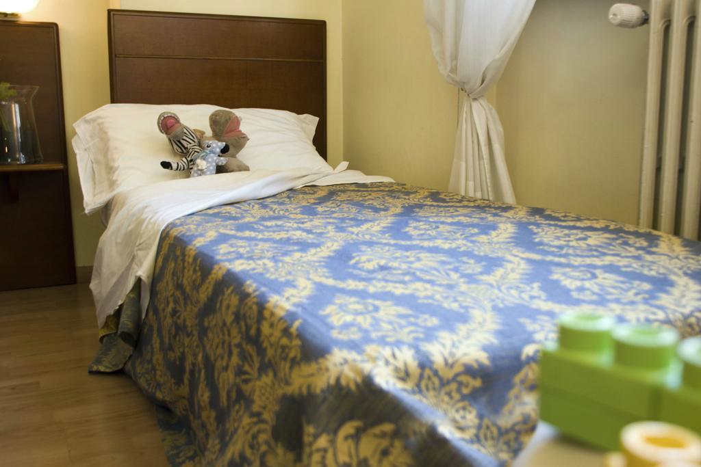 Domus Hotel Alessandria Exterior photo