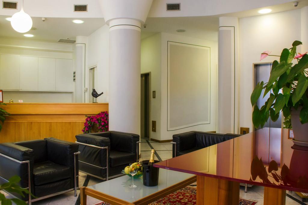 Domus Hotel Alessandria Exterior photo